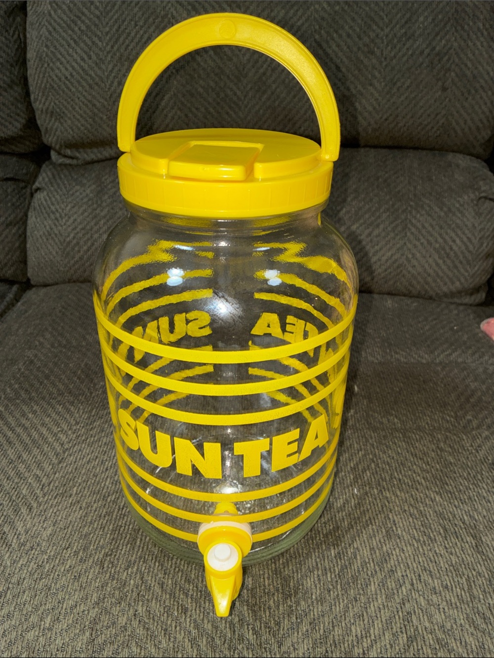 Vintage 1-gallon Sun Tea Glass Jar with Spigot